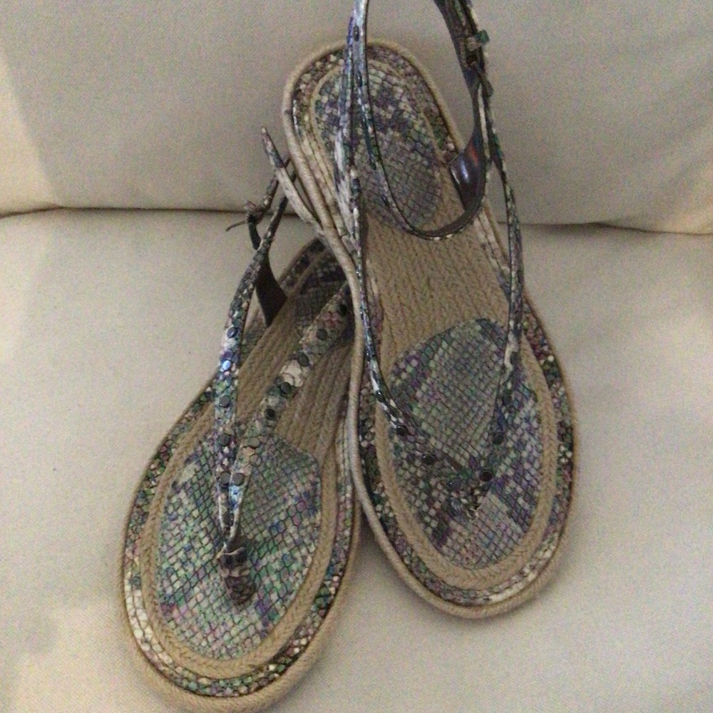 NWT Vince Camuto Kelmia sandal